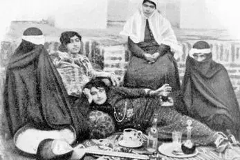 سفر به دوره قاجار؛ 5 راز جالب از استایل زنان قجری که بامداد خمار ازشون سرپوش برداشت