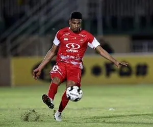 دوخارجی پرسپولیس مقابل در خروجی؛ هموطنان سرمربی در صف