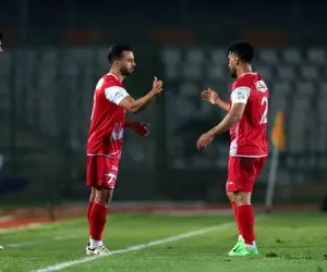 امید عالیشاه و سروش رفیعی در نزدیک ترین مکان به تیم ملی