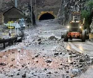 پیش بینی هواشناسی و احتمال سقوط سنگ در جاده چالوس