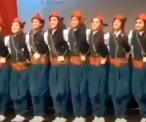 آواز محلی؛ رقص کردی گروهی خیلی ظریف که انگار تراز گذاشتن انقدر دقیق میرن همه با هم