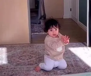 آواز شاد؛ باباهه یاروم میایه گذاشت دختربچه قرتی پیداش شد چهار دست و پا میاد دست میزنه