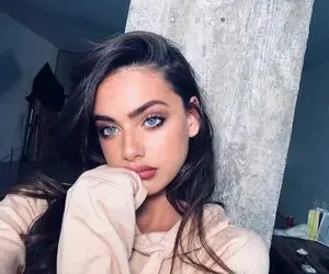 (عکس) یائل شلبیا مدل ۱۹ ساله زیباترین زن جهان شد