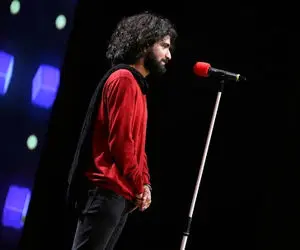 اجرای دلنشین عرفان طهماسبی در نیمه نهایی عصر جدید