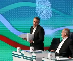 عذرخواهی محمد فاضلی به خاطر پرت کردن میکروفون