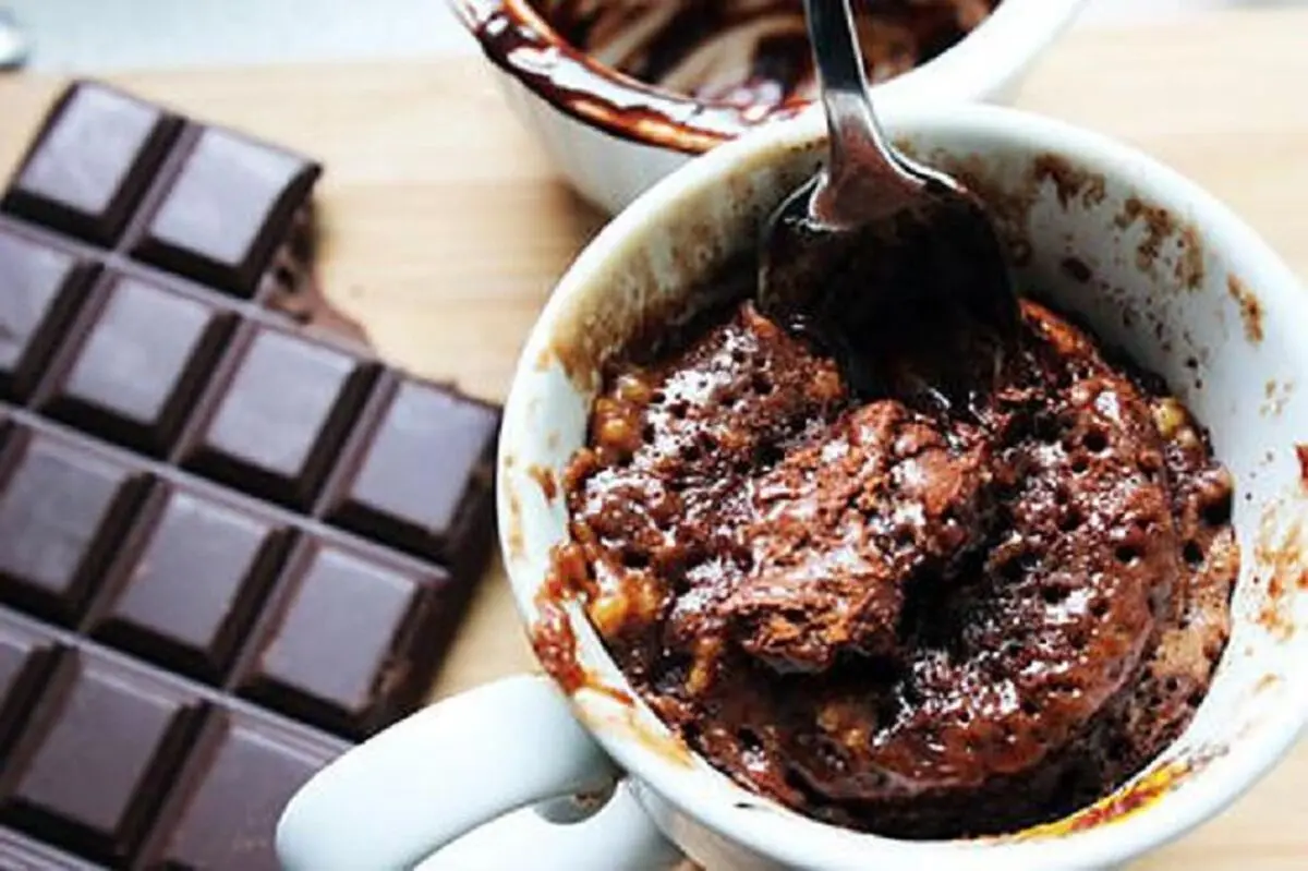 gateau-mug-brownies-fondant-au-micro-ondes