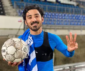 رضا قوچان نژاد بمب نقل و انتقالات پرسپولیس است؟