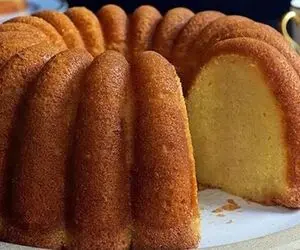 آموزش آشپزی؛ کیک اسفنجی بدون شیر و روغن توی قابلمه با پف زیاد