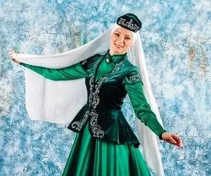 آواز محلی؛ رقص زیبای اوشاخلاری ترکی در حضور عراقچی تو ضیافت بزرگان