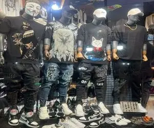 پلمب ۷ فروشگاه عرضه لباس‌های شیطان پرستی 