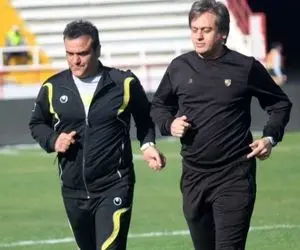 پیشکسوت پرسپولیس: صفروف در حد لیگ دو محلات ایران هم نیست!