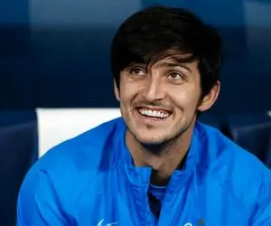 جای تو امارات نیست آقای سردار آزمون!