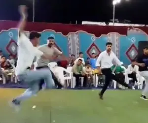 آواز شاد؛ با دیدنش هم پاهام گرفت چه رقصی میکنن بلوچا سه متر میپرن هوا اونم همه با هم