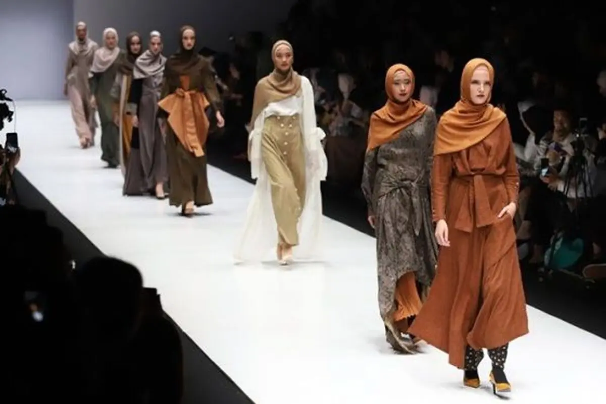 inspirasi-kota-dubai-dalam-koleksi-zaskia-dan-shireen-sungkar-di-jfw_m_-560x374