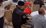 آواز محلی؛ حاج عمو پیر تو عروسی چه رقصی ترکی میکنه ساقول به انرژیش دورشو احاطه کردن