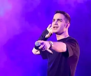 آواز احساسی؛ آهنگی که محسن یگانه بعد بیست سال تو اسپیناس اجرا کرد و همه باهاش خوندن