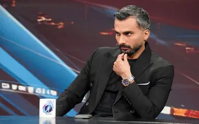 (عکس) حضور محمدحسین میثاقی در هیئت عزاداری مداح معروف