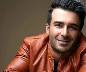 سکانس خندان؛ یوسف تیموری واس سفر مریخ ول کنش اتصالید به بیژن بنفشه خواه/پوکیدن خنده