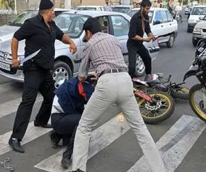 زورگیرانی که با تبر در شهر تردد داشتند!