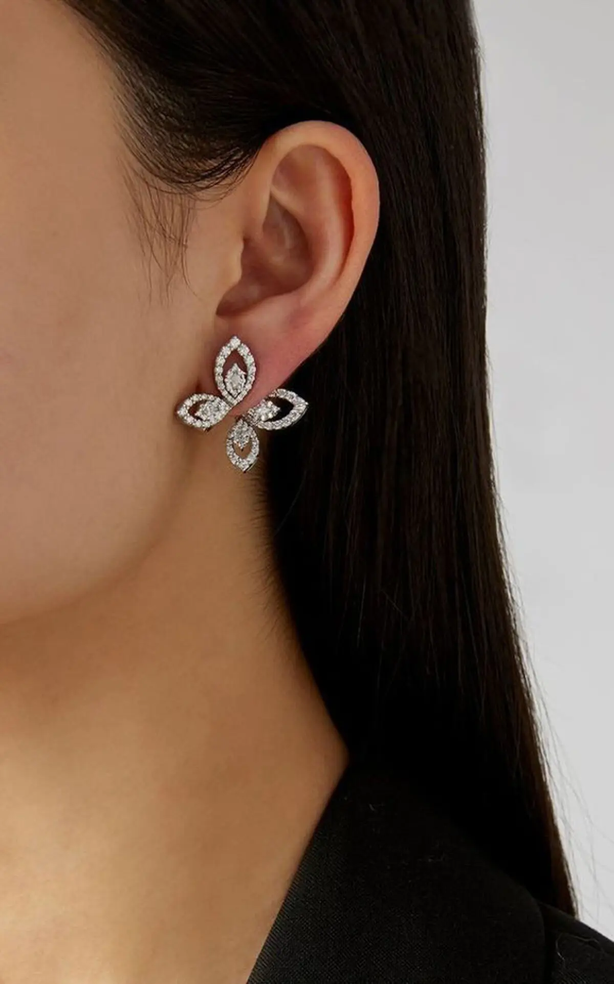 gold-butterfly-earring-model-11