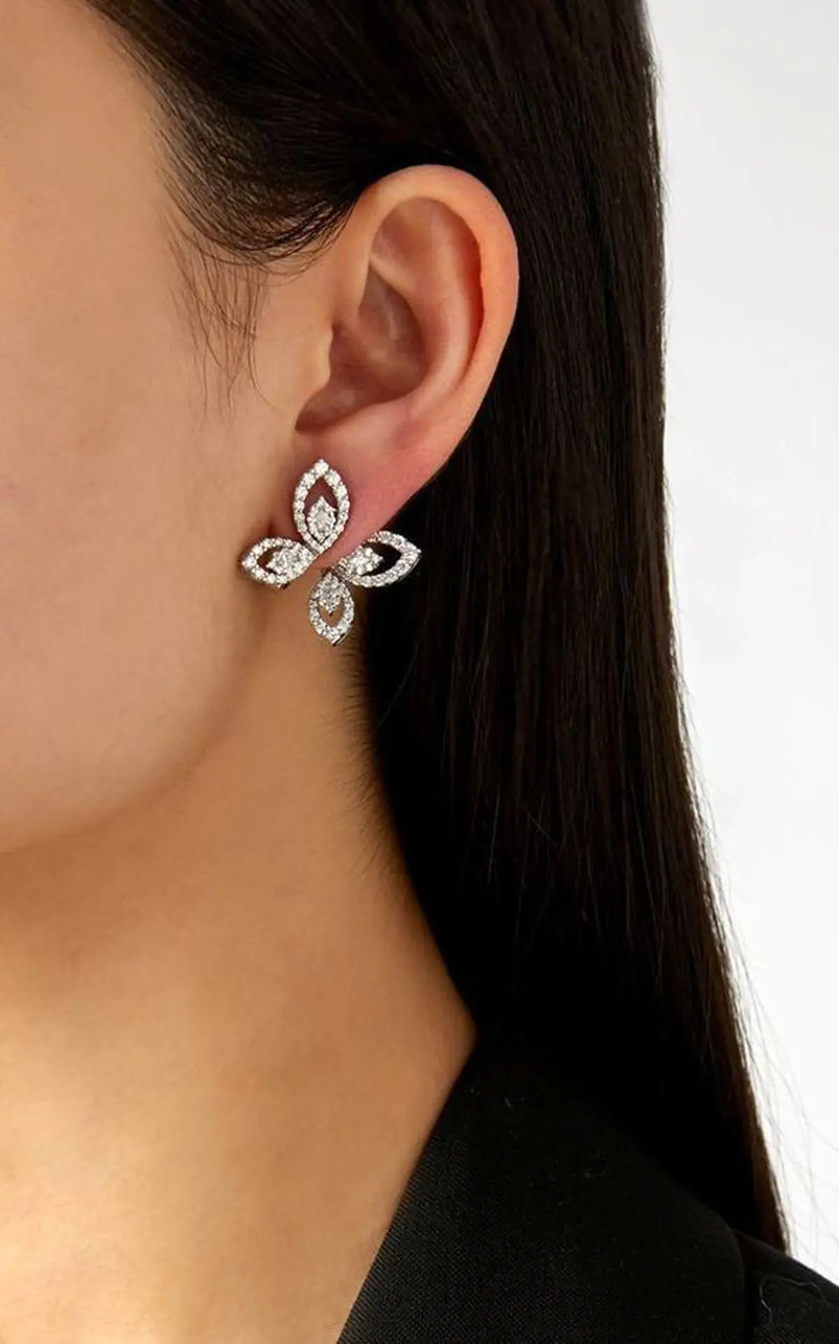 gold-butterfly-earring-model-11