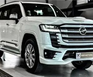 دنیای خودروسازی؛ لندکروزر ۲۰۲۵؛ قدرت، استایل و راحتی در یک SUV همه‌فن‌حریف