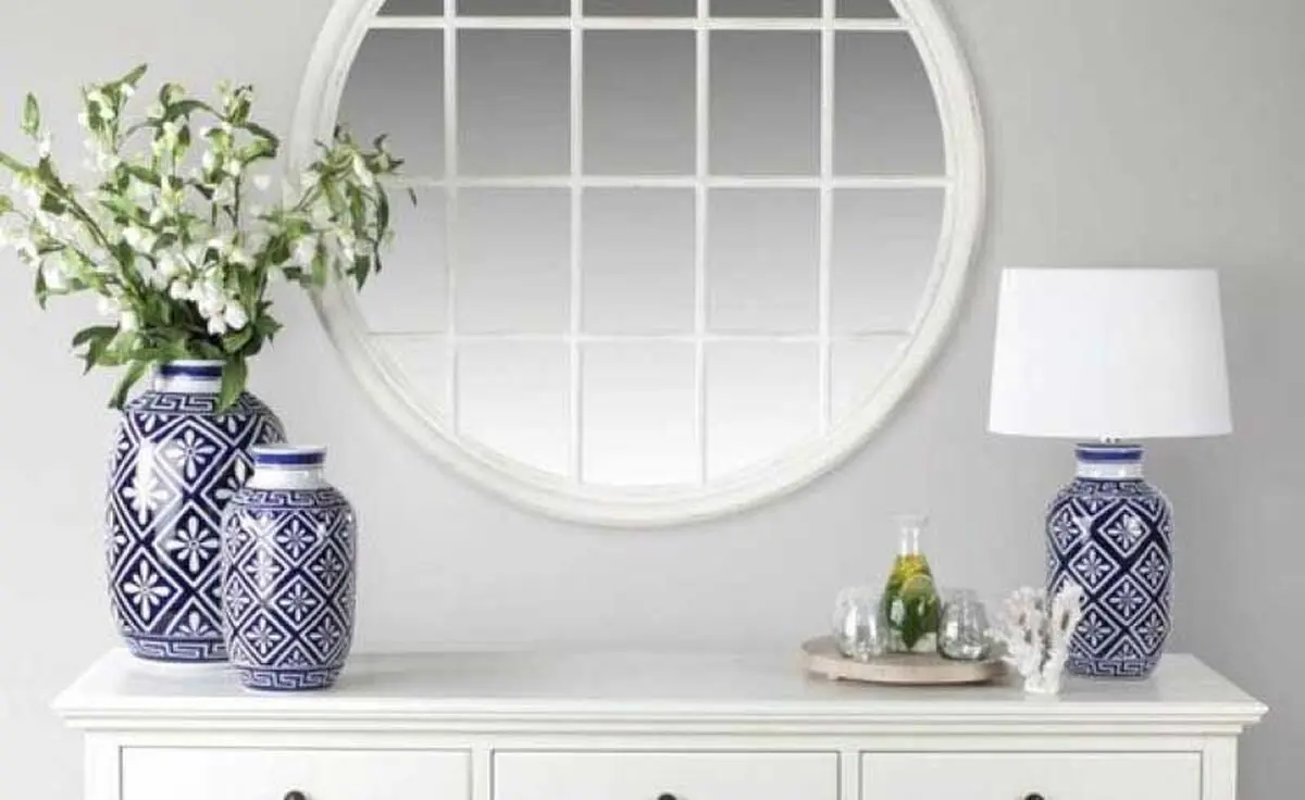 console-table-8