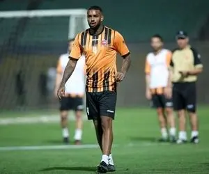 چرا لوکادیا به پرسپولیس اولتیماتوم داد؟