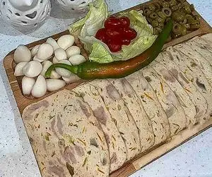 آموزش آشپزی؛ طرز تهیه ژامبون خونگی با عطر و طعم نوستالژی