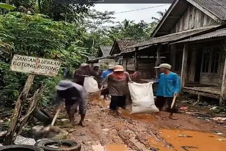معماری خلاقانه؛ مردم آفریقا تو لاکچری بازی کاربلدن خونه و جاده ساختن انگار دل آمریکاس