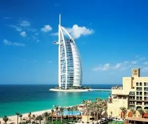 دستمزد‌ ها در کشور‌ های عربی خلیج فارس چقدر است؟