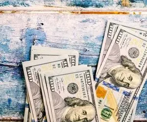 ارزانی ارز در آستانه تعطیلات کریسمس؛ بازگشت دلار به کانال 49 هزار تومانی