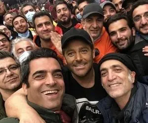 ویدیو مراسم عجیب خداحافظی با محمدرضا گلزار در اوج شیوع کرونا