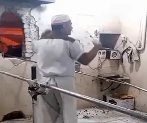 آوار شاد؛ نونی که این شاطر بپزه خوردن داره با پایکوبی و روحیه شاد و عاشق کارشه