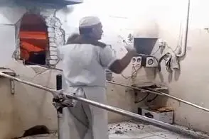 آوار شاد؛ نونی که این شاطر بپزه خوردن داره با پایکوبی و روحیه شاد و عاشق کارشه