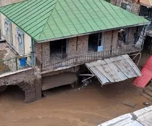 یک خودرو؛ عامل وقوع سیل امامزاده داود 