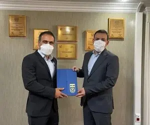 (عکس) مهدی مهدوی‌کیا از عزیزی خادم حکم گرفت