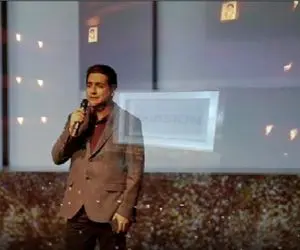 آواز همایونی؛ همایون شجریان رو ناغافل میبرن رو سن فغان ماه میخونه همه میرن خلسه