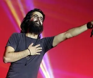 آواز ماندگار؛ یه اجرای سمی و قدیمی از هوروش بند آهنگ ماه پیشونی سالن رو برد هوا!