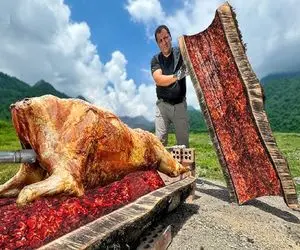 فوت و فن پخت گوسفند؛ گردن گوسفند رو از قفا برید شکم خالی انداخت تو کوره آتیش 