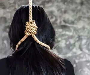 (عکس) این جوان تهرانی مادر پیرش را دار زد!