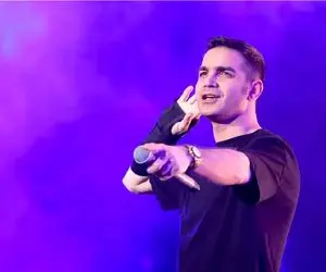 آواز احساسی/با من غریبگی نکن یگانه کنسرتو یه تنه ترکونده