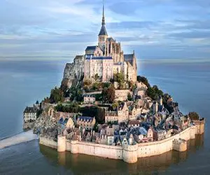 معماری خلاقانه؛ وسط دریا قلعه ساختن هیولا تو عمق 800متری براش جاده زدن میرسه به ساحل