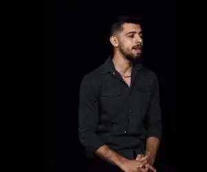 آواز جیگرسوز؛ خواننده کرد جوان دلسوخته و گریه زاری آهنگ مادر رو خوند قلبت آتیش میگیره