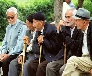 ناهید حیدری: از افزایش حقوق بازنشستگان گفت!