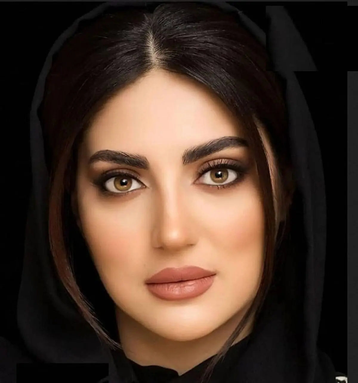 چه رنگ لنزی به پوست ما می آید؟