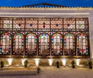 صندوقچه اسرار خشتی؛ کاخ قصر منشی و باران آینه ها