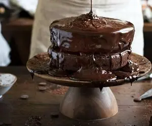 آموزش آشپزی؛ کیک شکلاتی با گاناش + اندازه ها با لیوان