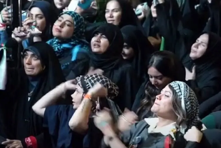 آواز قدرتی؛ همراهی سرسختانه دختران سرزمین با پوشش های متفاوت کف تهران
