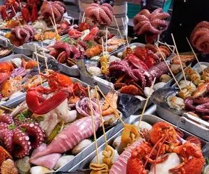 غذای جون سخت ؛ پوستش کنده نمیشد بزور دو شقش کرد و گذاشت پخت ولی آخرش چه خوشمزه شد